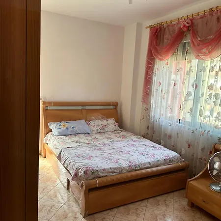 Mane 10 Appartamento Golem (Tirana)
